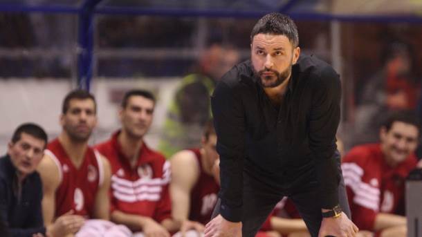  trener košarkaša FMP-a Milan Gurović napustio je klupu  