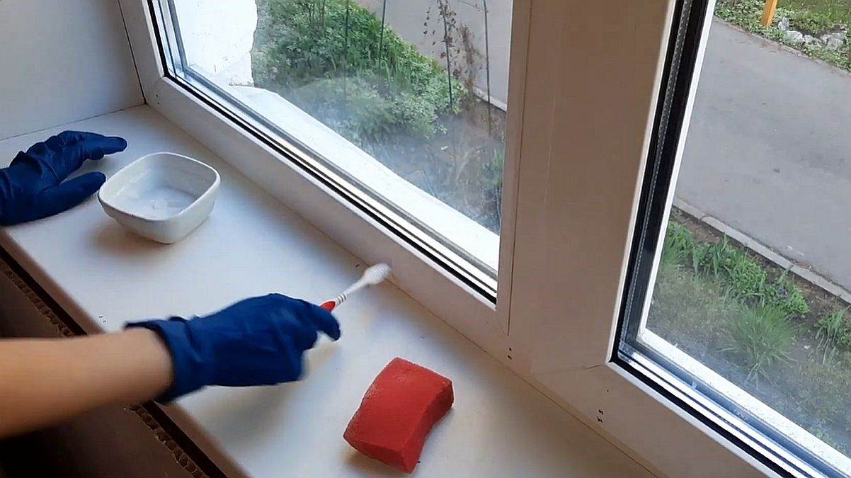  Kako da uklonite žute fleke sa prozorske daske 
