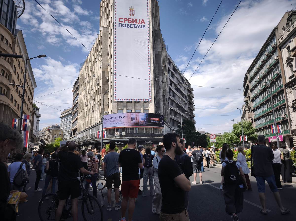  protest u beogradu zbog ptica na palati albania 
