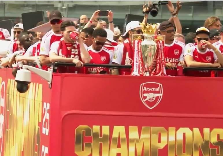  Sampionska parada arsenala poslije finala lige sampiona 