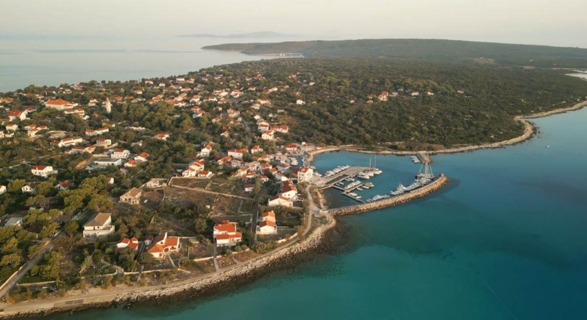  Malo skriveno ostrvo na Jadranu za ljetovanje 