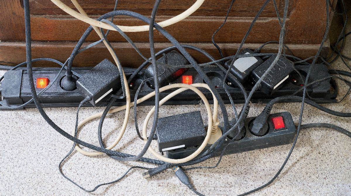 Kako sakriti produžne gajtane i kablove za punjenje 