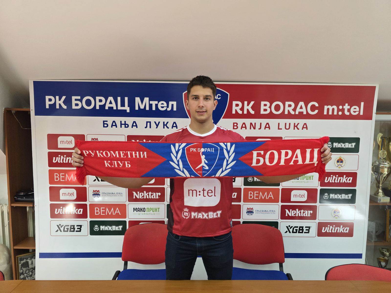  Luka Knežević se vratio u RK Borac  