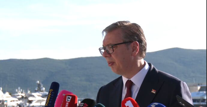  Aleksandar Vučić se oglasio o vraćenom avionu iz Tivta  