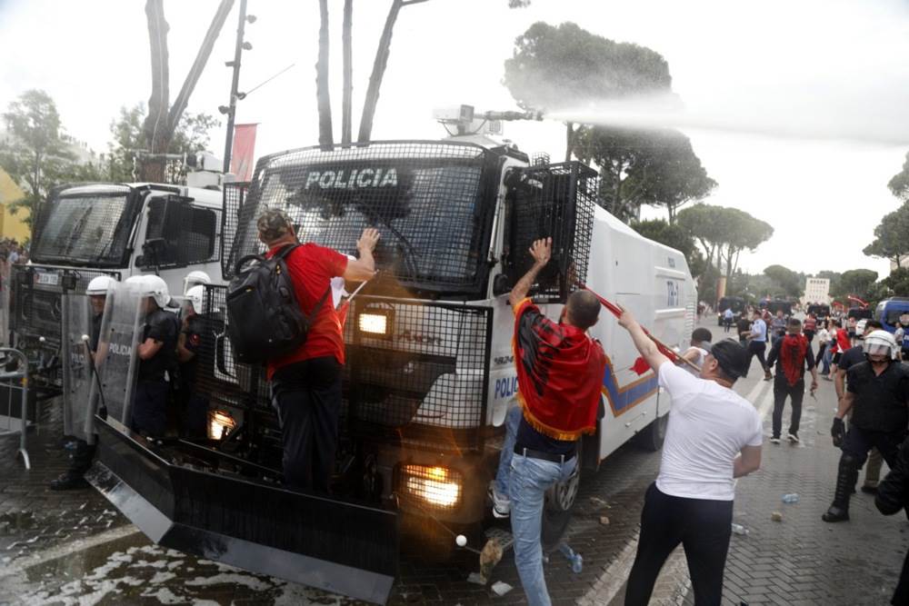  protesti u albaniji zbog projekta džerarda kušnera 