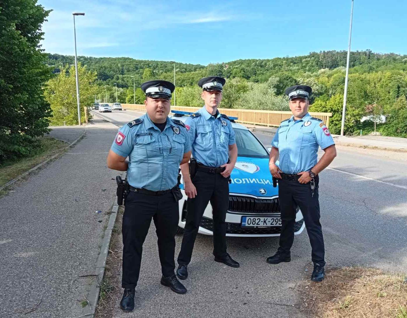  Policajci spriječili muškarca da skoči sa mosta u Vrbas 