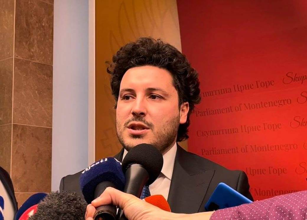  Ranko Ubović napao Dritana Abazovića u sudu u podgorici 