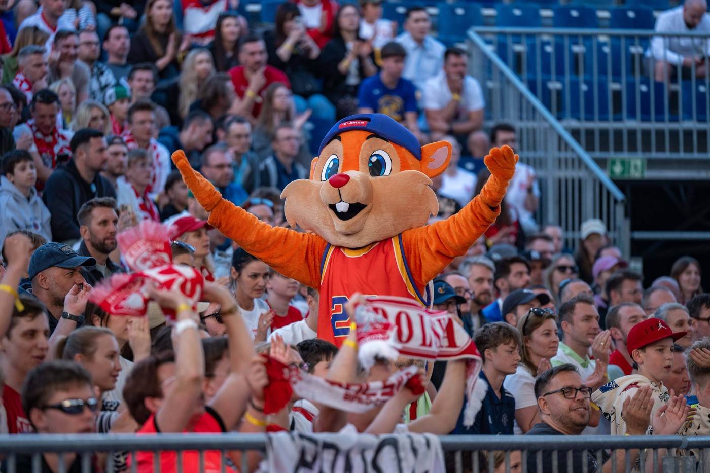  Vjeverica Triksi maskota Svjetskog prvenstva u basketu 
