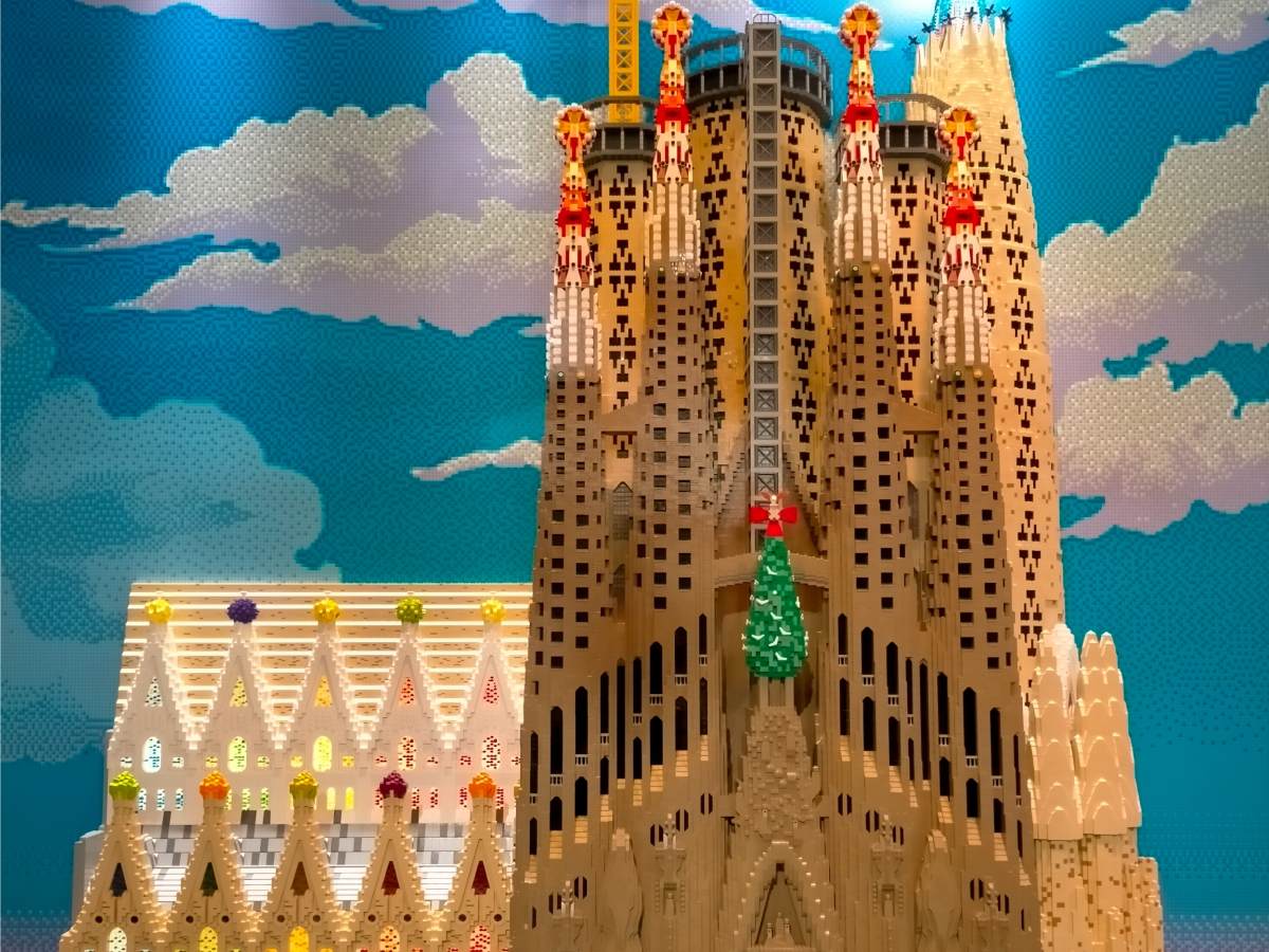  Lego lansira najveći set u istoriji: Sagrada Familija od 12.060 kockica 