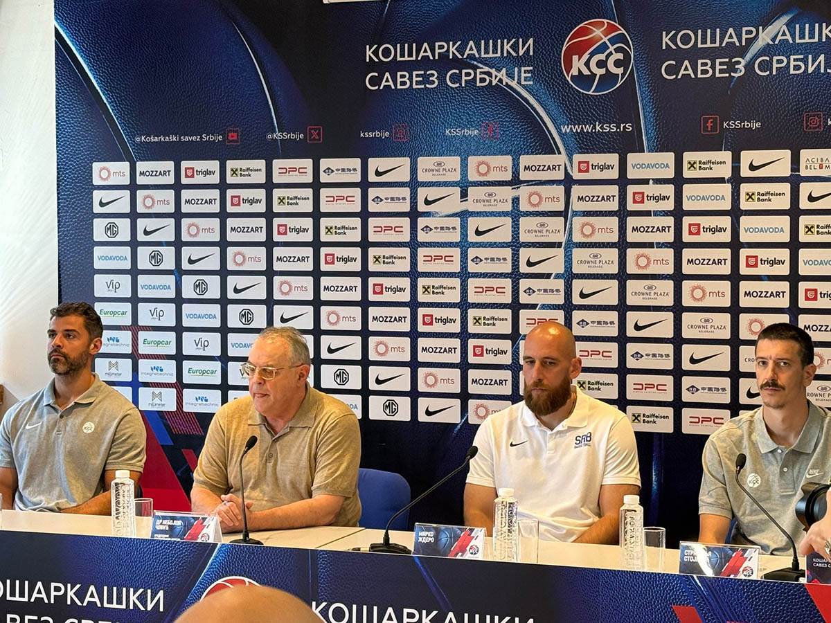  Basketaši Srbije se vratili iz Varšave 