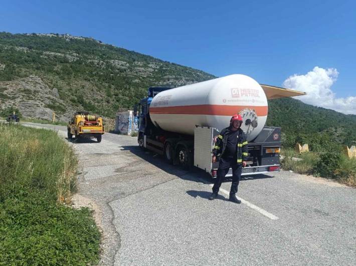  Trebinje: Curenje gasa iz cisterne na lokalitetu Mili, situacija stavljena pod kontrolu 