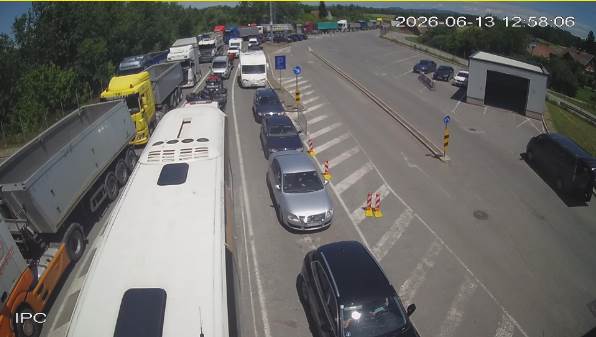  Kolone vozila na granici sa Srbijom, Crnom Gorom i Hrvatskom 