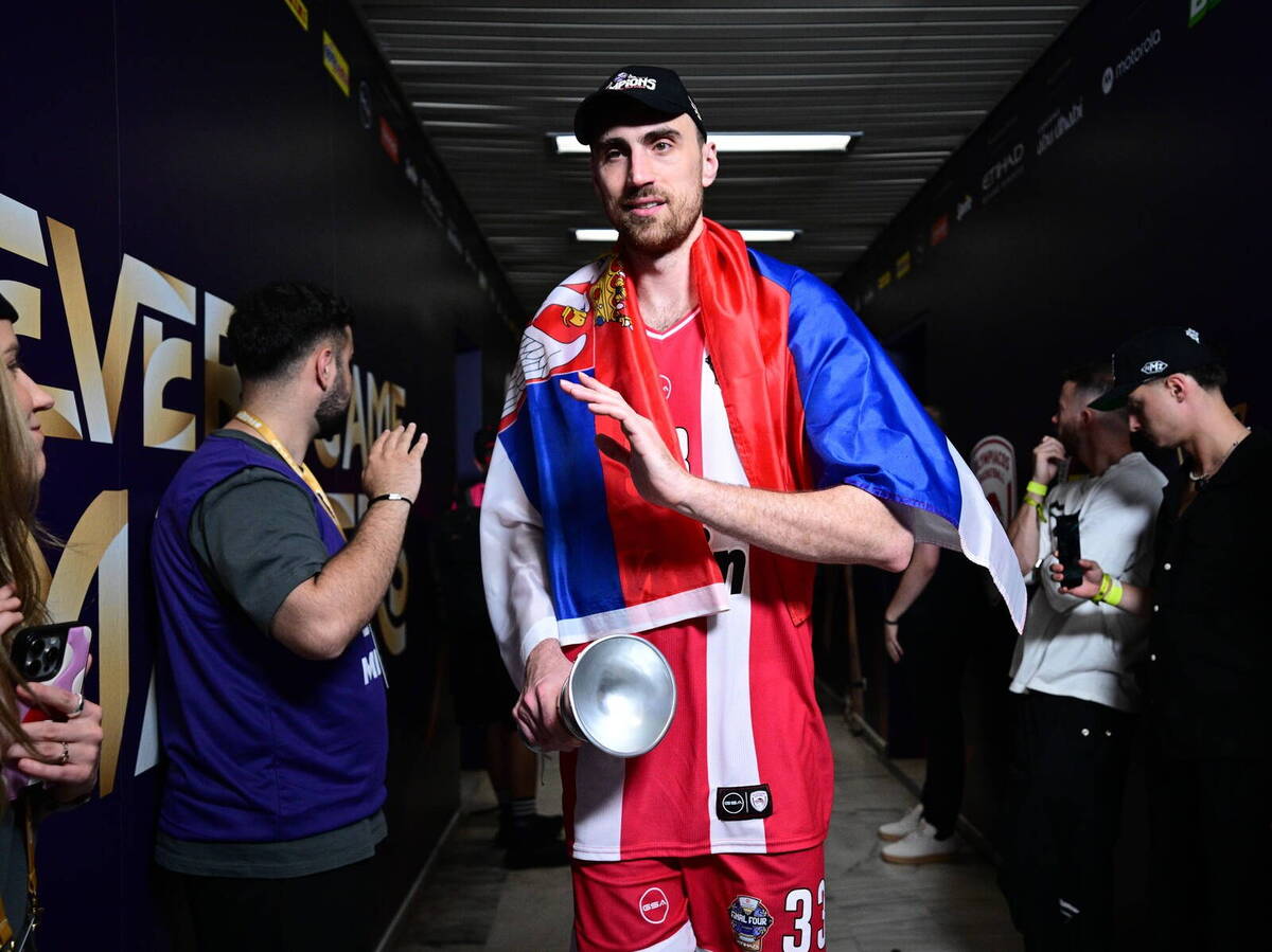  Nikola Milutinov pogodio i donio titulu Olimpijakosu 