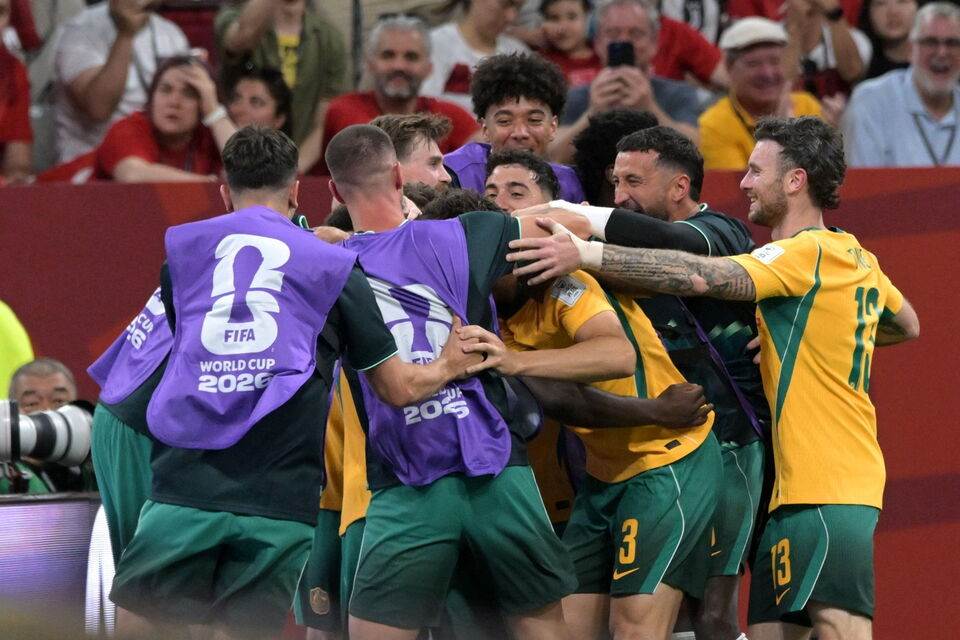  Australija je pobijedila Tursku na startu Svjetskog prvenstva. 