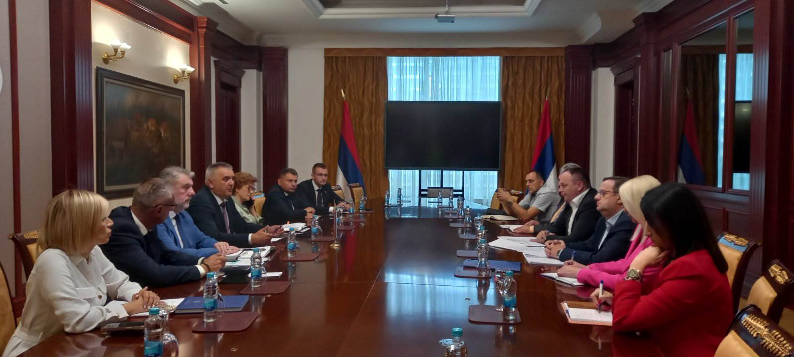  Novi model rada u RS: Veća zarada nedjeljom, a majkama i samohranim roditeljima zagarantovan pristan 