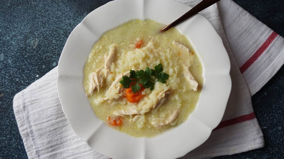  recept Bijela čorba sa piletinom i limunom 