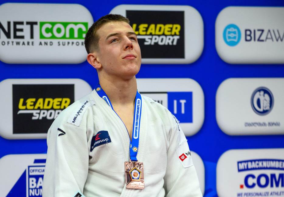  Mihajlo Simin osvojio bronzanu medalju u Mongoliji 