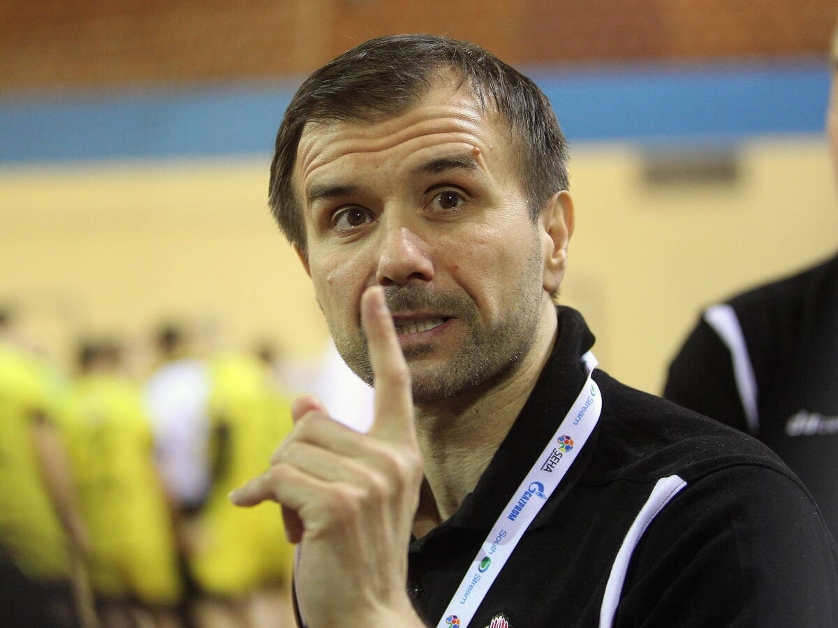  Nenad Maksić novi trener RK Crvena zvezda  