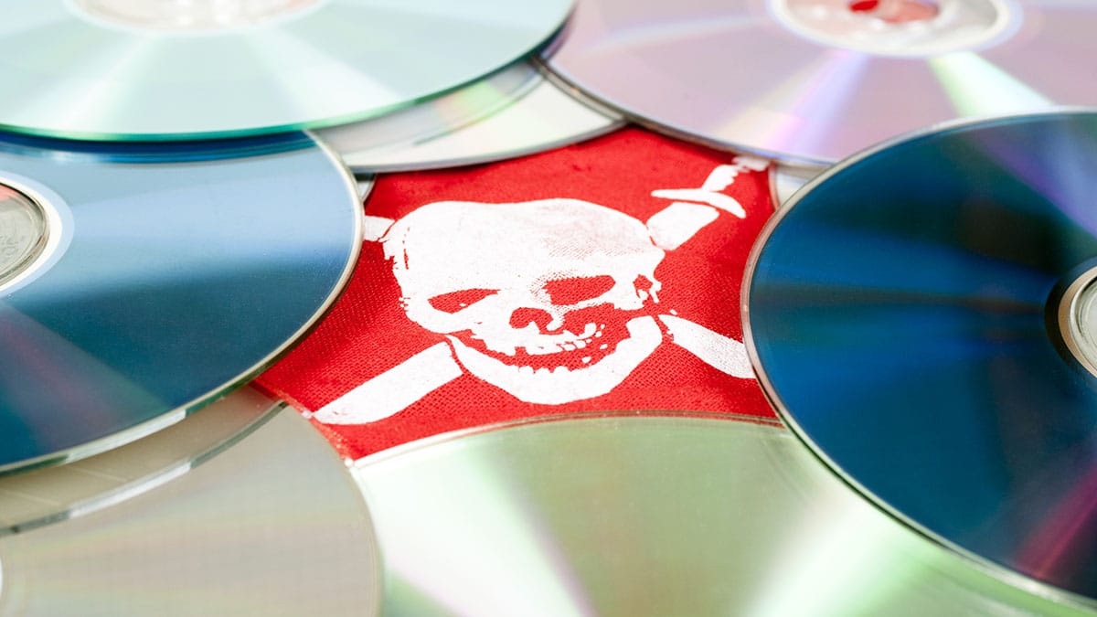  Britanac osuđen jer je rezao i prodavao muzičke CD-ove 