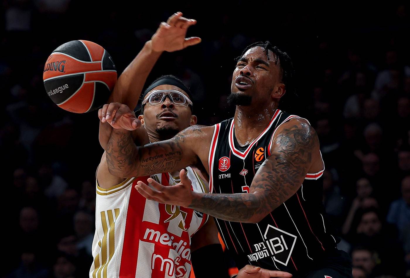  Kris Džouns u Crvenoj zvezdi 