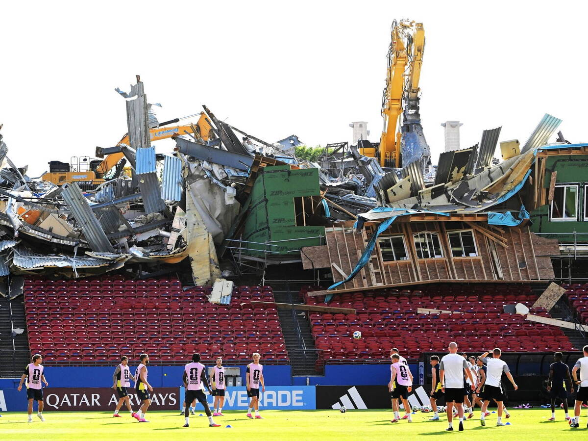  Šveđani trenirali na stadionu koji se ruši 