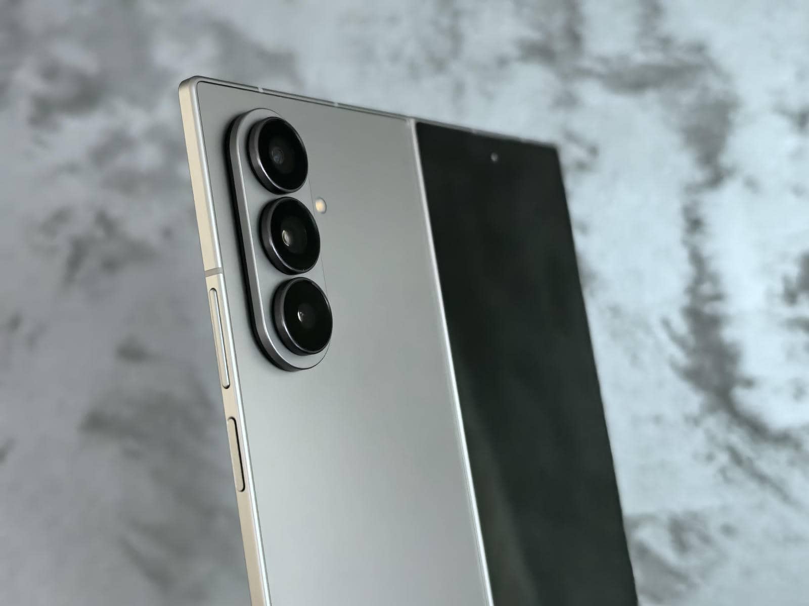  Procurilo kada počinje prodaja Samsung Galaxy Z Fold8 i Z Flip8 telefona 