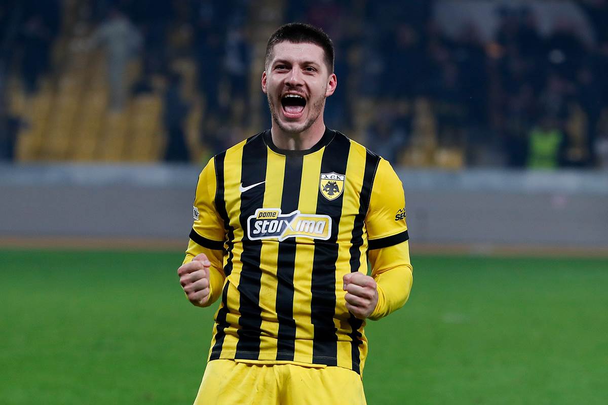  luka jovic dobija bogatstvo u aek 