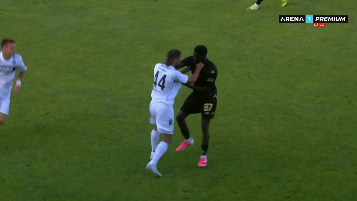  Partizan pobijedio Nefč na pripremama 
