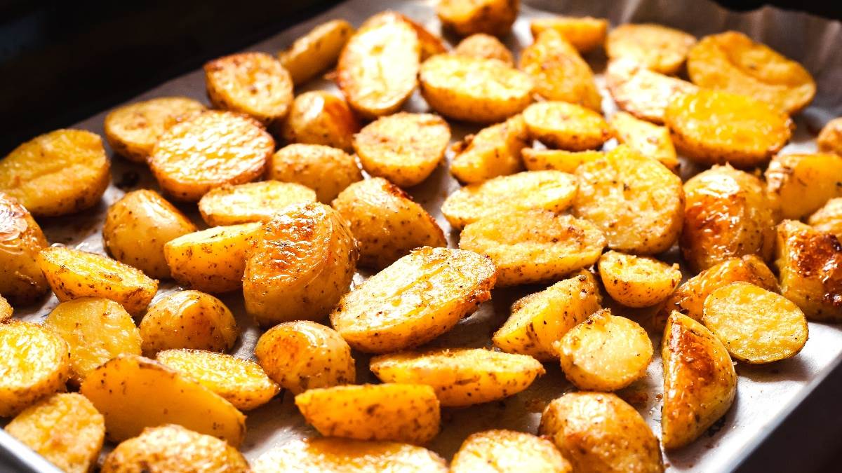  Recept za najhrskavije krompiriće iz rerne 