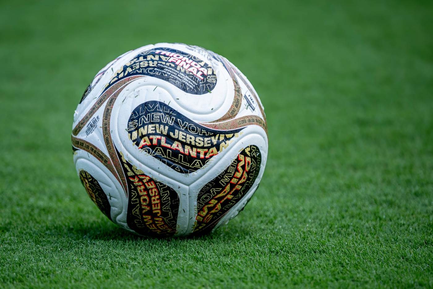  FIFA predstavila loptu za završnicu Mundijala 
