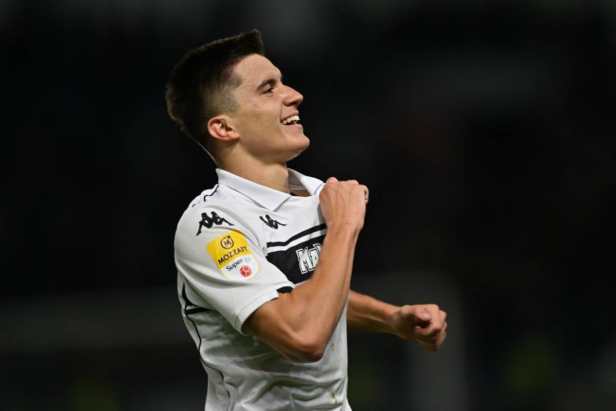  Vanja Dragojević častio zaposlene u FK Partizan 
