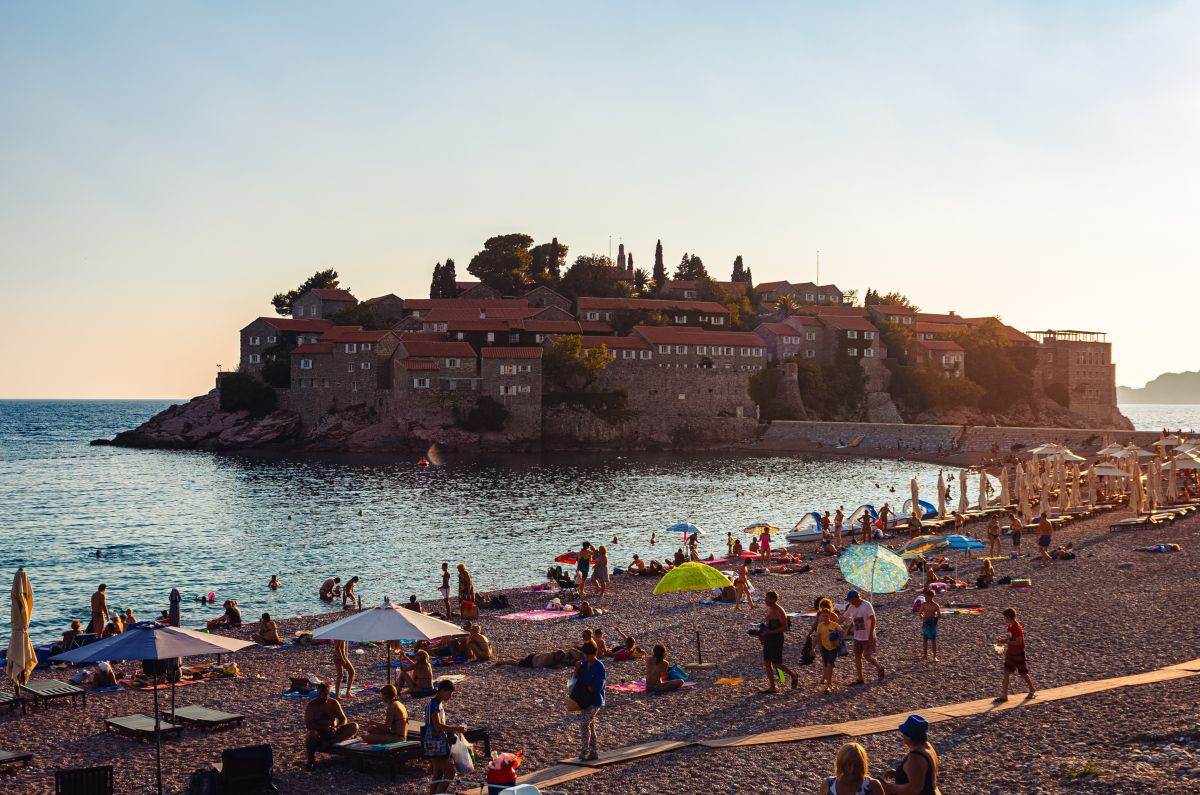  Rusi od 1. oktobra smiju u Crnu Goru samo uz vizu 