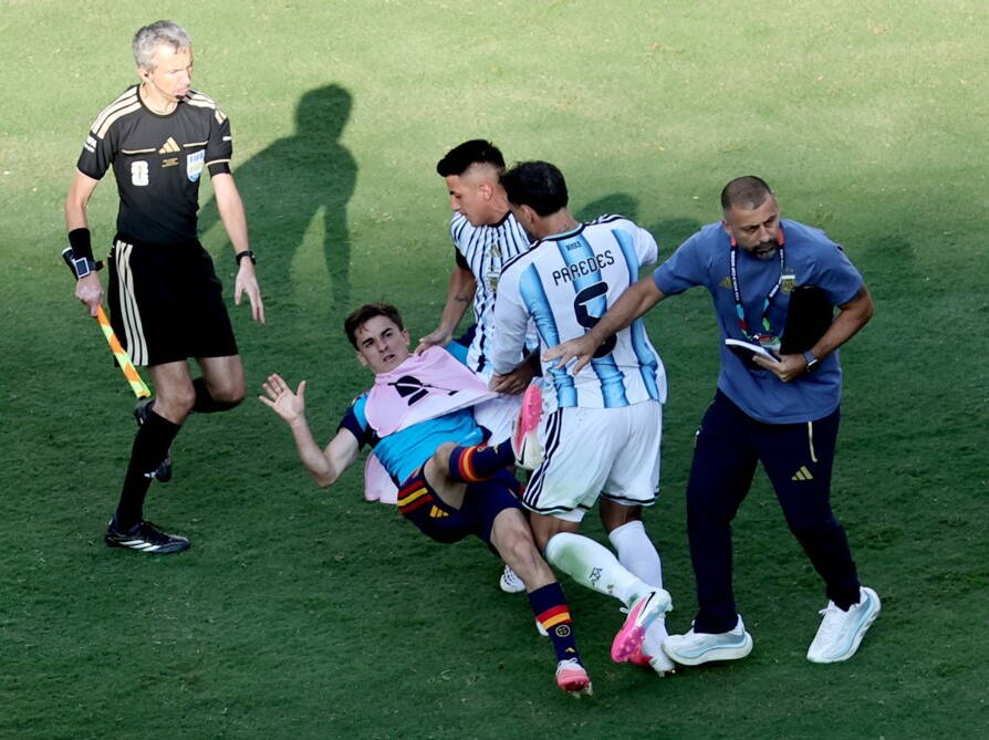  Leandro Paredes napao igrače Španije u finalu Mundijala  