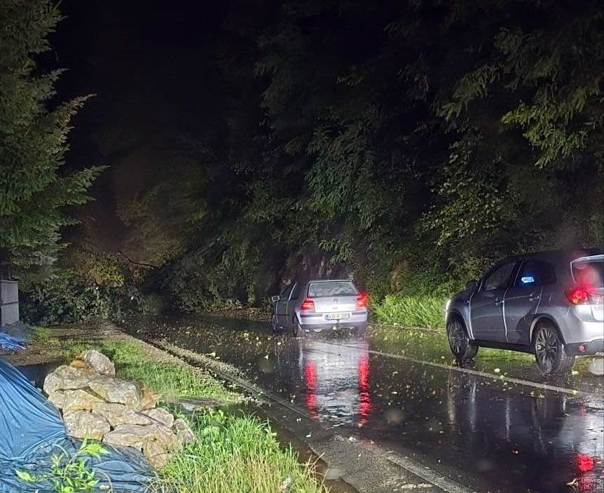  Zvornik bez struje nakon nevremena 