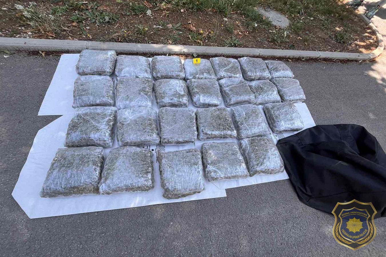  U Sarajevu oduzeto 35 kg droge i oružje 