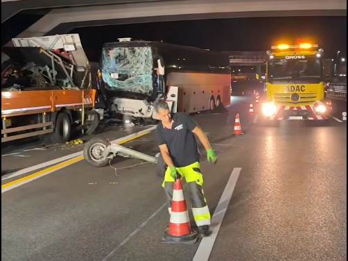  Petnaestoro povrijeđenih u sudaru autobusa iz BiH na auto-putu A8 