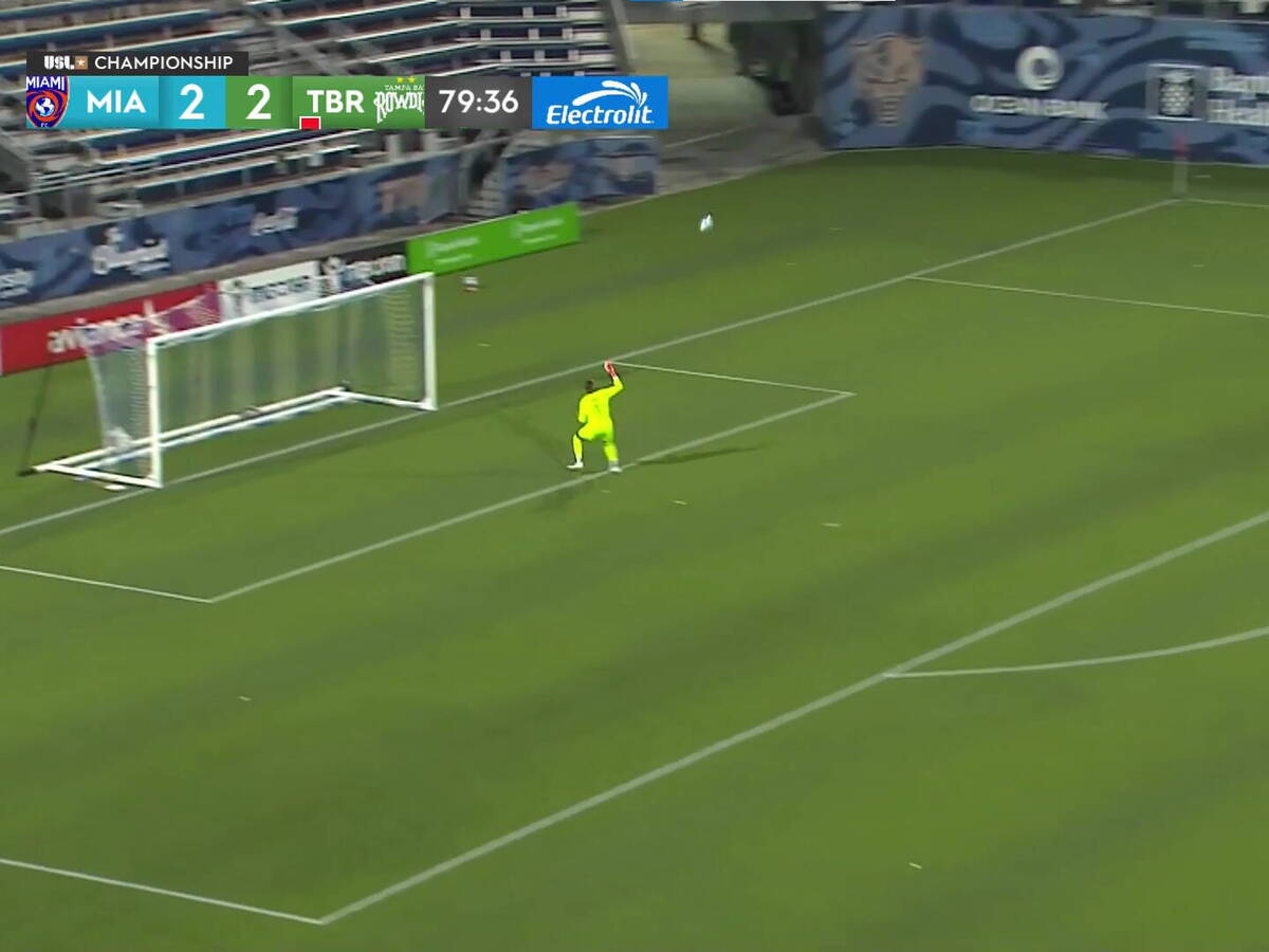  Srpski zet Eloj Rom primio gol sa pola terena 