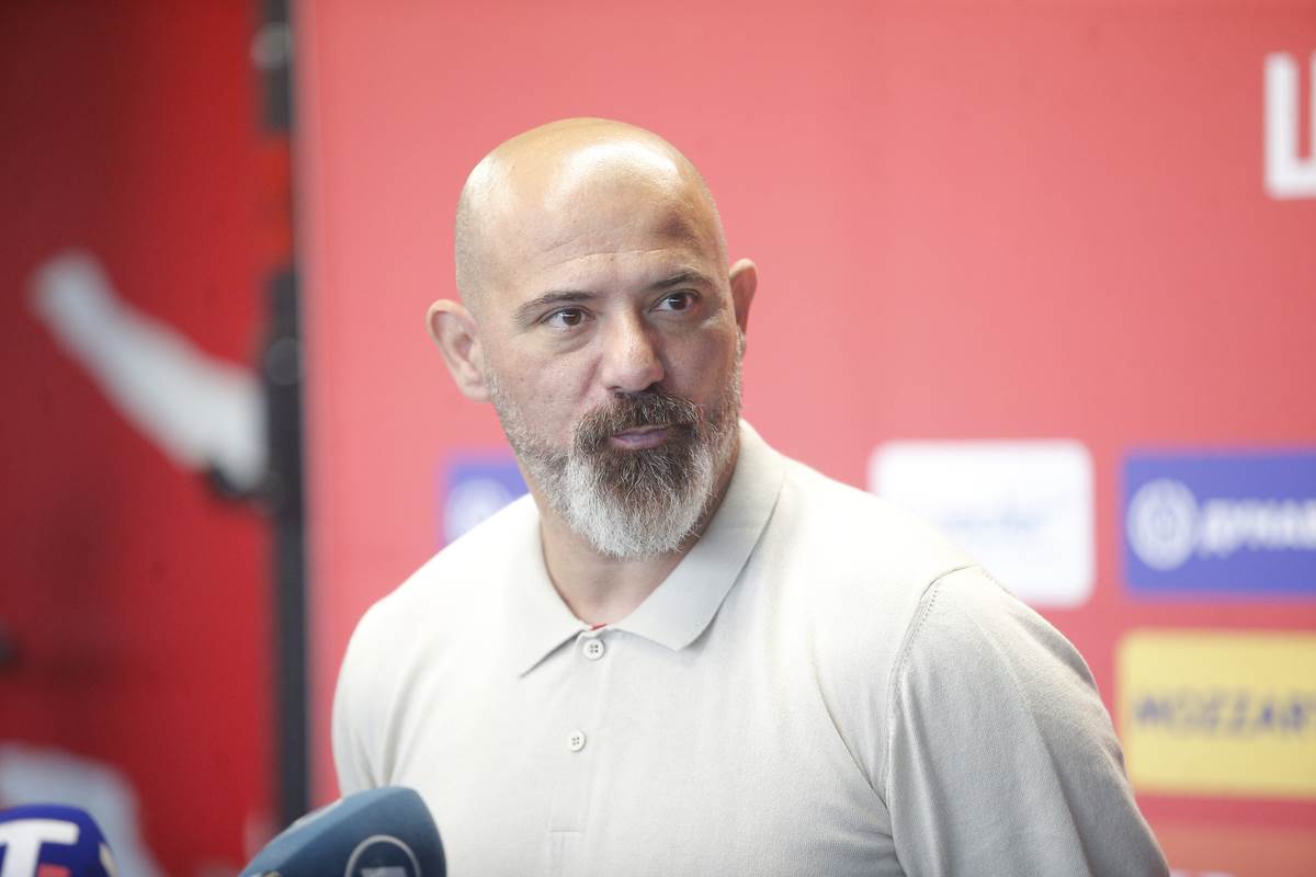  Dejan Stanković pred utakmicu Crvena zvezda Larn  