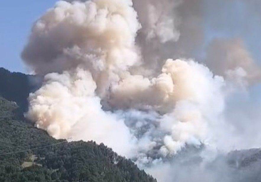  Borba sa vatrenom stihijom: Kod Konjica požar van kontrole, u Čitluku jedva spašene kuće 