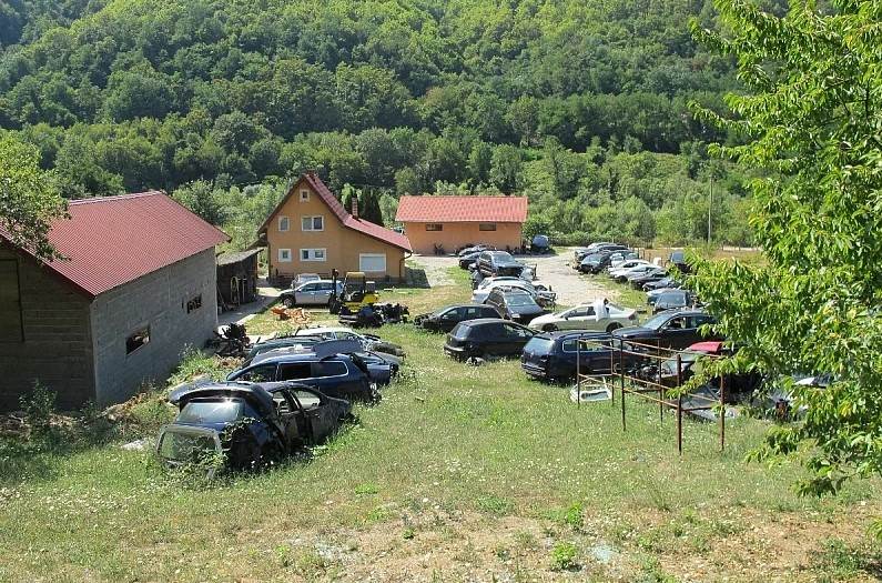  Foča: Zaplijenjeno 11 vozila sa auto-otpada 