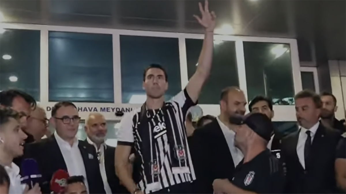  Dušan Vlahovič sjajno dočekan u Istanbulu 