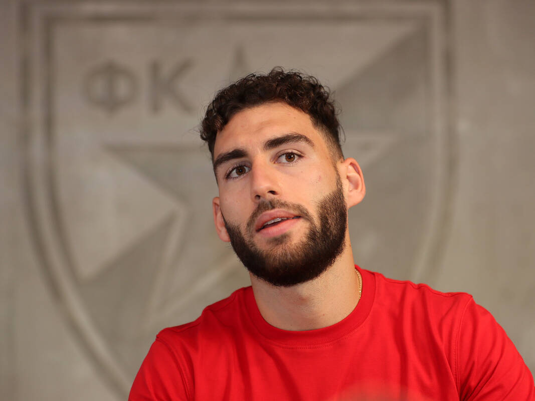  Zvezda prodala Tiknizjana u Olimpijakos 
