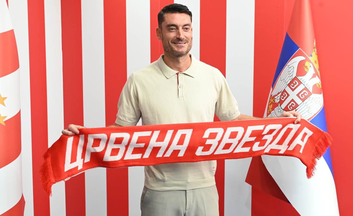  Albert Rijera predstavljen u Crvenoj zvezdi: "Nisam ovdje jer imam veliki i lijep nos" 