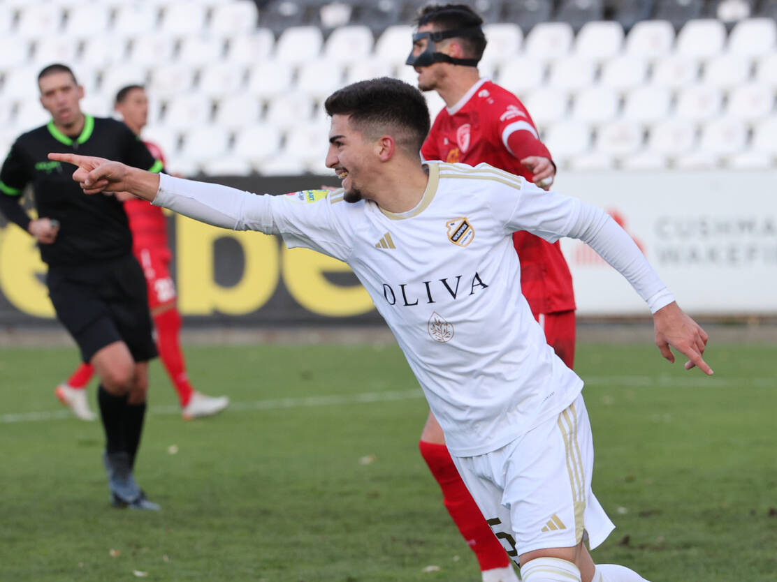  Partizan doveo igora miladinovica 