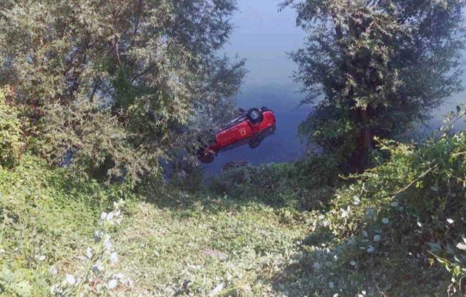  Vozilo Civilne zaštite završilo u Drini 