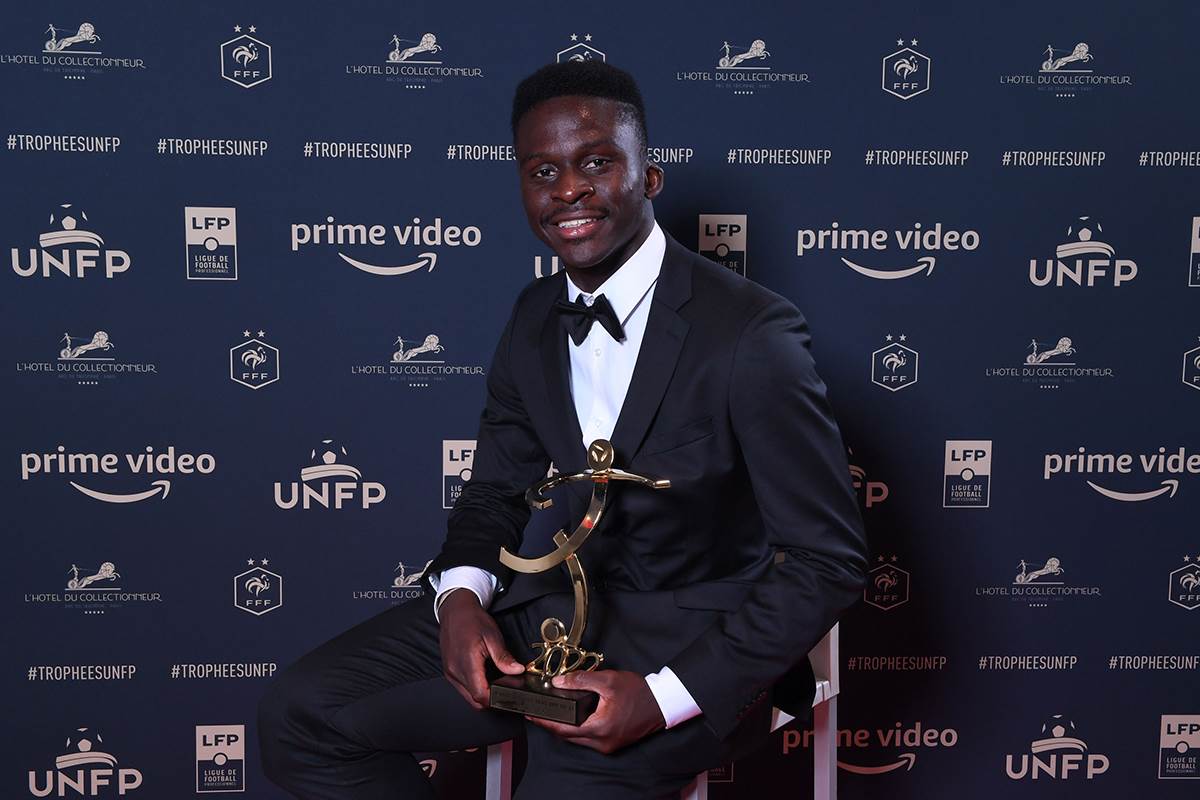  bamba dijeng potpisao za crvenu zvezdu 