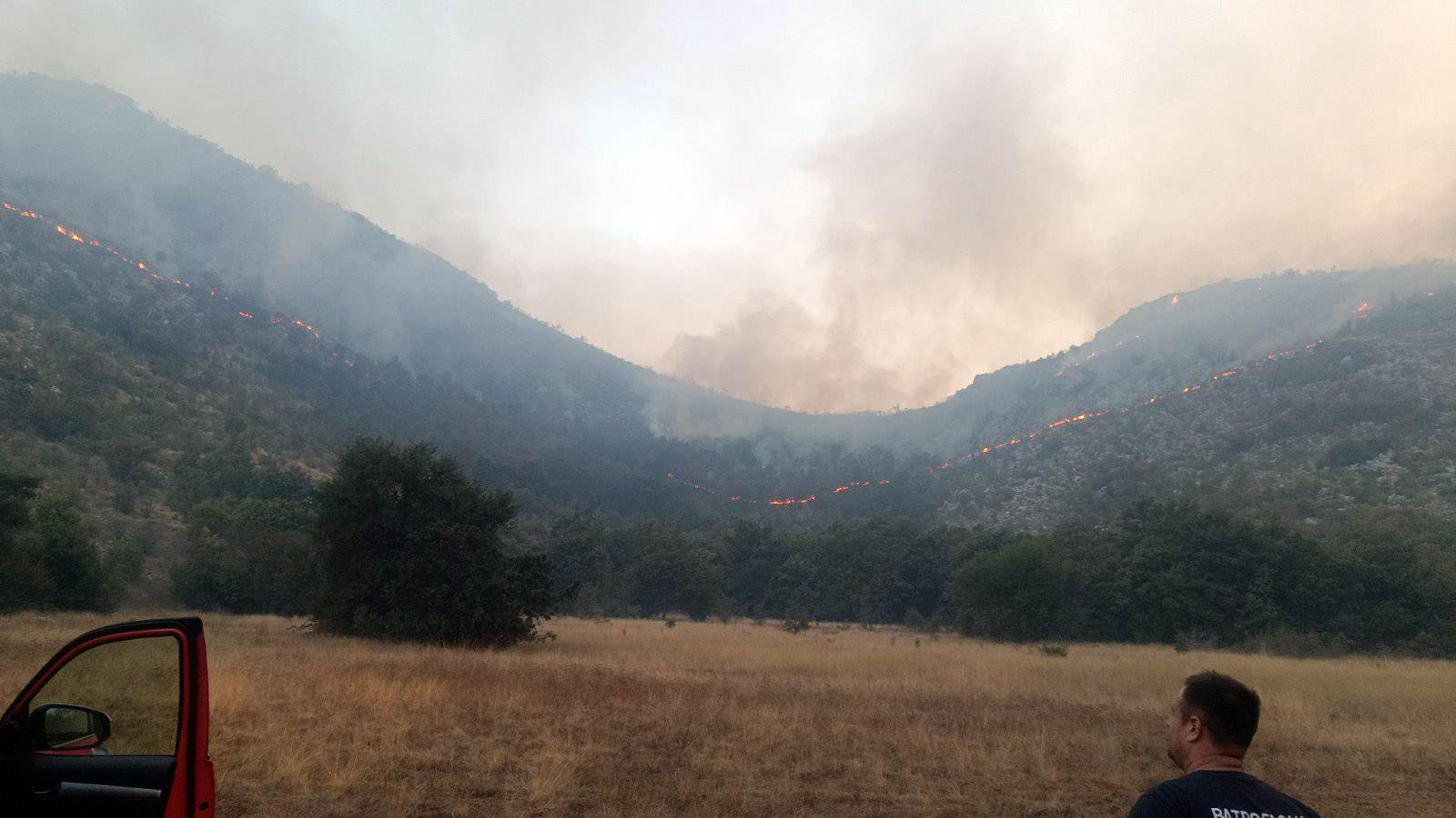  Odbranjene kuće na Zupcima: Spriječeno širenje vatre kod Trebinja 