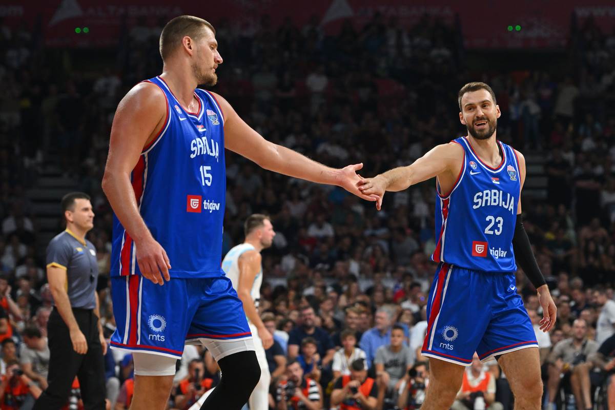  Gudurić Jokić morao svima da kupi satove  