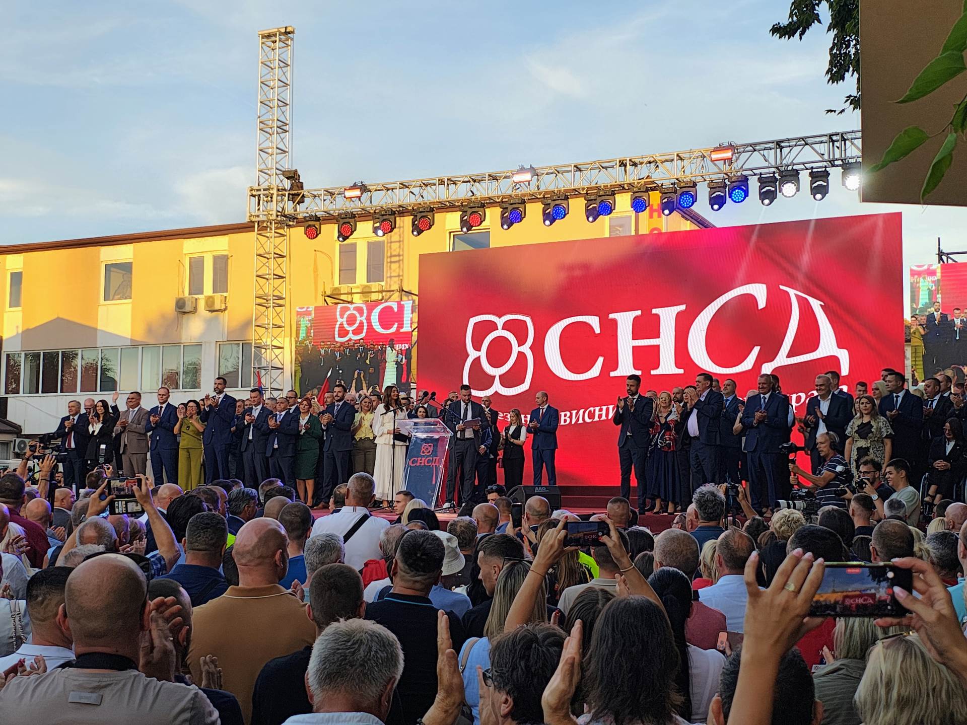  SNSD održao predizborni skup u Šamcu 