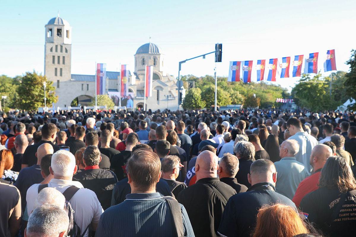  Ko je stigao na sahranu Ratka Mladića u Beogradu 